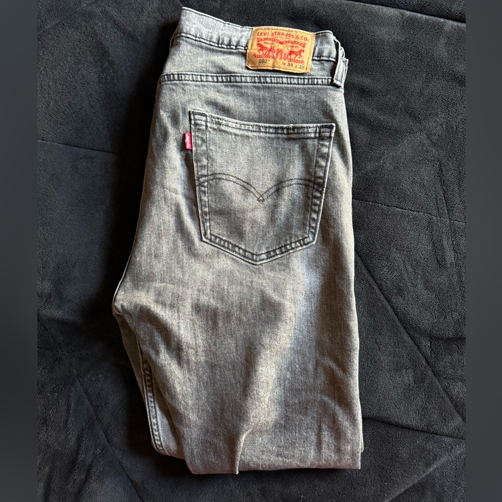 Men’s Levi 502 jeans